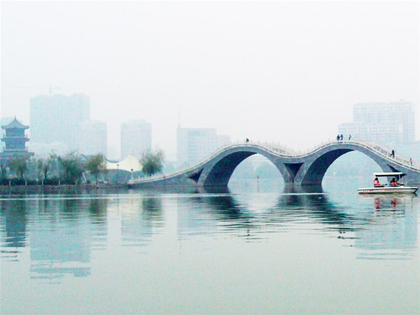 上車(chē)，帶你游玩帶你飛